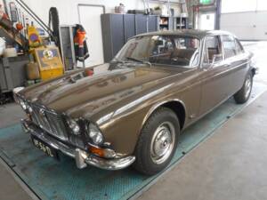 Afbeelding 33/50 van Jaguar XJ 6 2.8 (1972)