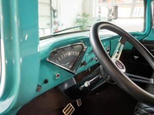 Image 11/38 of Chevrolet Apache Stepside (1958)