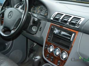 Imagen 36/50 de Mercedes-Benz ML 230 (1998)