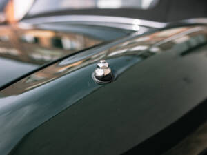 Image 24/63 de Jaguar E-Type (1969)