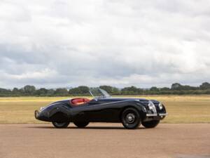 Image 2/32 of Jaguar XK 120 OTS (1950)