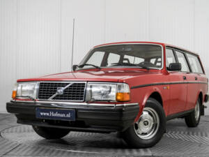 Image 3/50 of Volvo 240 (1983)