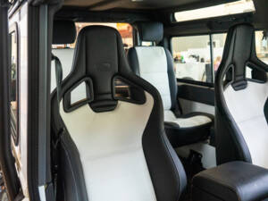 Bild 10/30 von Land Rover Defender 90 Works V8 (2012)