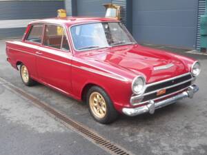 Image 2/21 of Ford Cortina GT (1966)