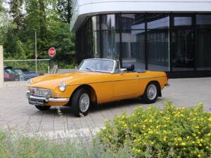 Image 29/53 of MG MGB (1973)