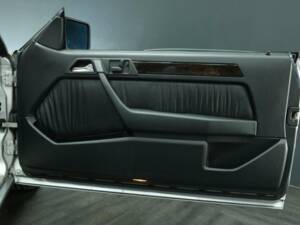 Immagine 21/30 di Mercedes-Benz E 320 &quot;Final Edition&quot; (1997)
