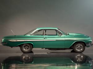 Image 8/10 of Chevrolet Impala Sport Coupe (1961)