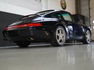 Image 33/50 of Porsche 911 Carrera (1995)