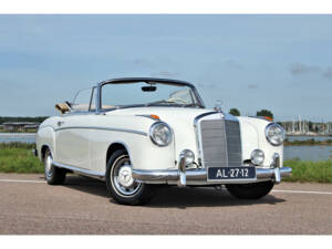 Image 28/35 of Mercedes-Benz 220 SE Cabriolet (1959)
