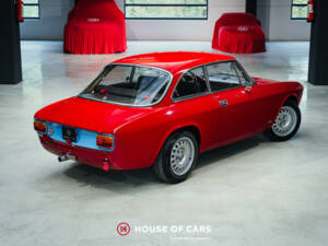 Immagine 7/25 di Alfa Romeo Giulia 1600 GT Junior (1974)