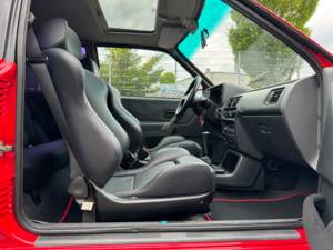 Image 32/49 of Ford Escort XR3i (1990)