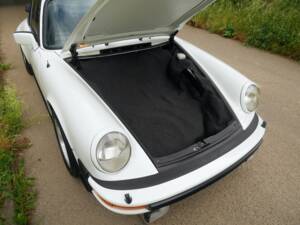 Image 20/25 of Porsche 911 Carrera 3.0 (1976)
