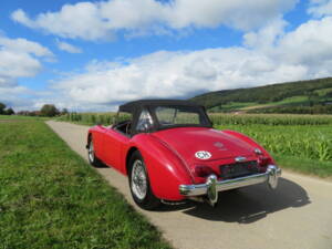 Image 7/19 of MG MGA 1600 (1962)