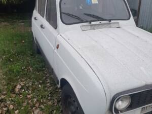 Bild 9/10 von Renault R 4 TL (1987)