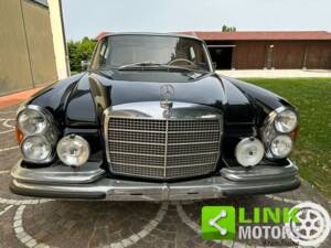 Imagen 3/10 de Mercedes-Benz 280 SE (1970)