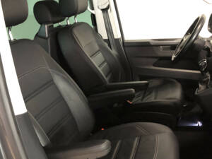 Bild 25/32 von Volkswagen T6.1 Multivan 2.0 TDI 4Motion (2023)