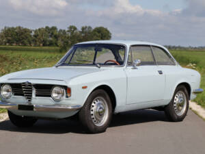 Immagine 15/50 di Alfa Romeo Giulia 1600 Sprint GT Veloce (1967)