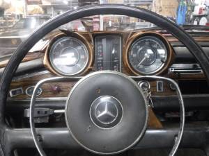 Immagine 14/50 di Mercedes-Benz 250 SE (1965)