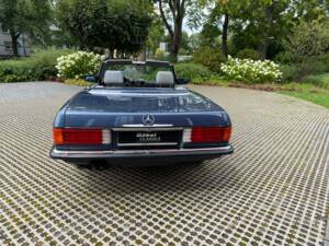 Image 4/30 of Mercedes-Benz 560 SL (1987)