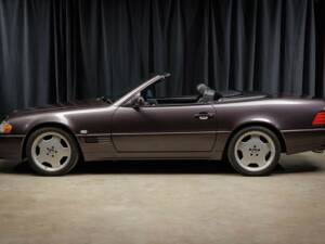 Image 7/43 of Mercedes-Benz 300 SL (1992)