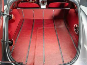 Image 17/19 of Jaguar Type E 3.8 (1964)