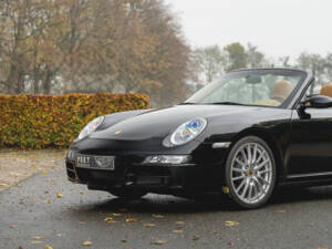 Imagen 37/96 de Porsche 911 Carrera 4 (2006)