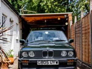 Bild 24/47 von BMW 320i (1990)