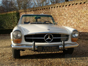 Image 38/50 of Mercedes-Benz 280 SL (1970)