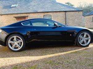 Image 5/11 de Aston Martin V8 Vantage (2009)