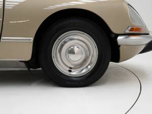 Image 10/15 of Citroën DS 21 (1970)
