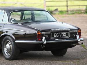 Afbeelding 17/21 van Daimler Double Six Vanden Plas (1973)