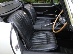 Image 9/18 of Jaguar E-Type 4.2 (1965)
