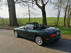 Image 3/4 of Mazda MX-5 1.8 (1999)