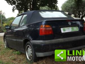 Image 6/10 de Volkswagen Golf III Cabrio 1.6 (1996)