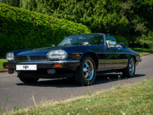 Image 1/11 of Jaguar XJS 5.3 V12 (1990)
