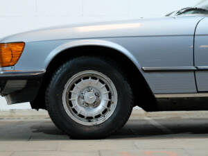 Image 21/26 of Mercedes-Benz 280 SL (1983)