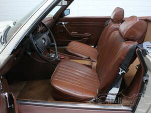 Image 8/8 of Mercedes-Benz 350 SL (1972)