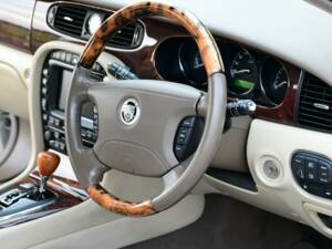 Image 50/50 of Jaguar XJ 8 4.2 (2008)