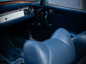 Image 8/15 of Mercedes-Benz 280 SL (1970)