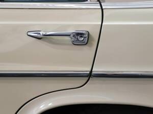 Immagine 18/27 di Mercedes-Benz 280 SE 4,5 (1971)