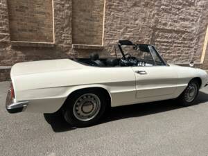 Image 8/63 of Alfa Romeo Spider 1300 Junior (1970)