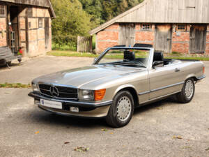 Image 5/54 of Mercedes-Benz 300 SL (1985)