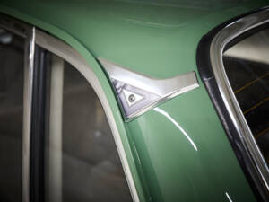 Bild 36/98 von Volvo 244 DL (1975)