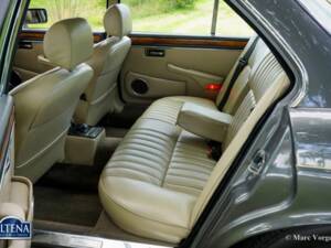 Image 30/57 de Jaguar XJ 12 (1986)