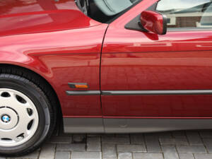 Image 58/88 of BMW 320i (1996)