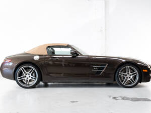 Afbeelding 4/46 van Mercedes-Benz SLS AMG Roadster (2012)