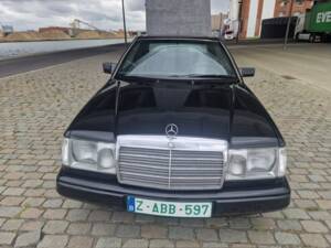 Image 1/6 of Mercedes-Benz 230 CE (1988)