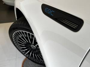 Imagen 5/50 de Mercedes-Benz EQC 400 AMG Line 4Matic (2020)
