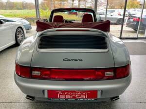 Image 4/19 of Porsche 911 Carrera (1996)