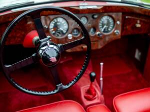 Image 4/50 of Jaguar XK 120 DHC (1953)